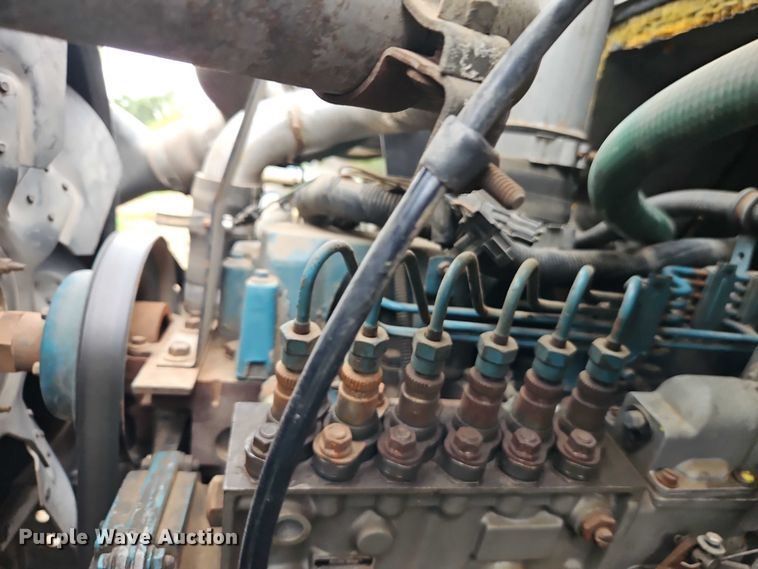 image for item EB8338 1995 International 8100 semi truck