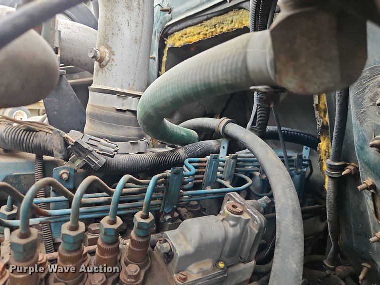 image for item EB8338 1995 International 8100 semi truck