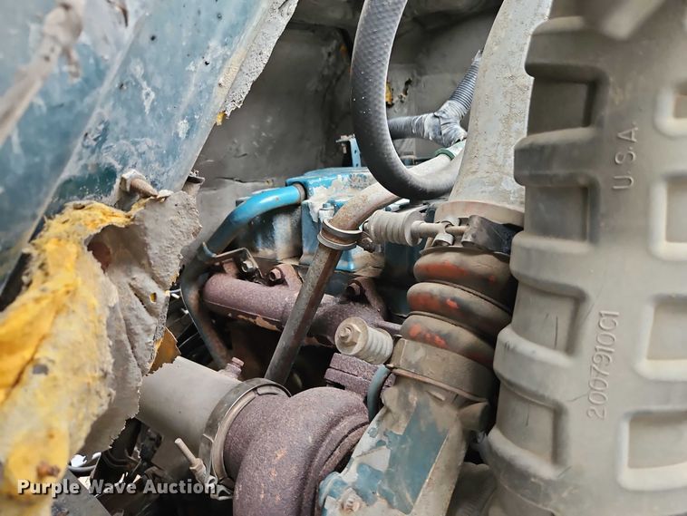 image for item EB8338 1995 International 8100 semi truck