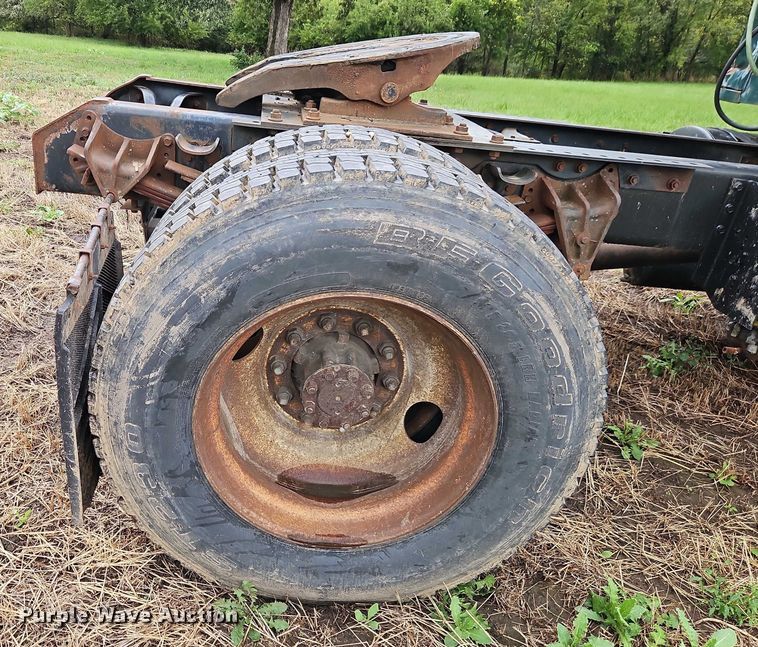 image for item EB8338 1995 International 8100 semi truck