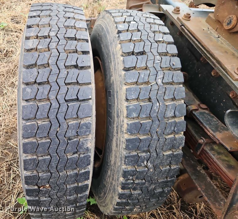 image for item EB8338 1995 International 8100 semi truck