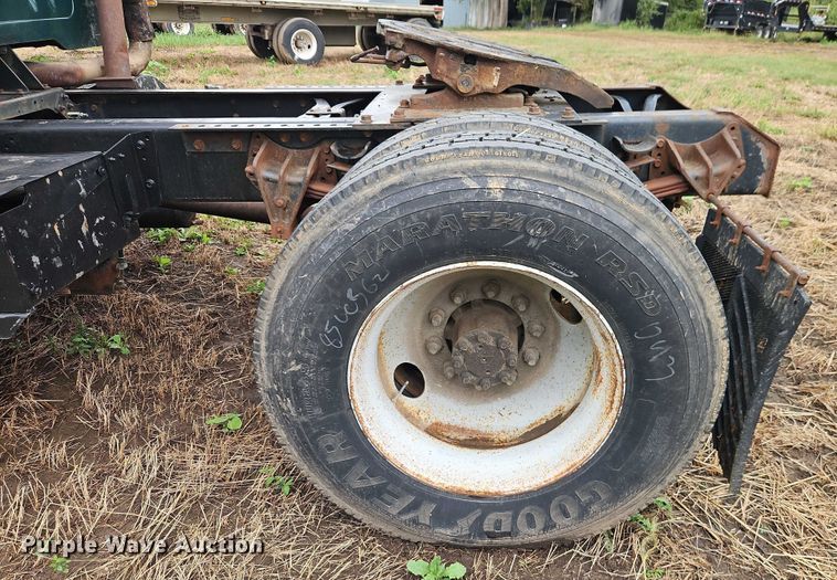 image for item EB8338 1995 International 8100 semi truck