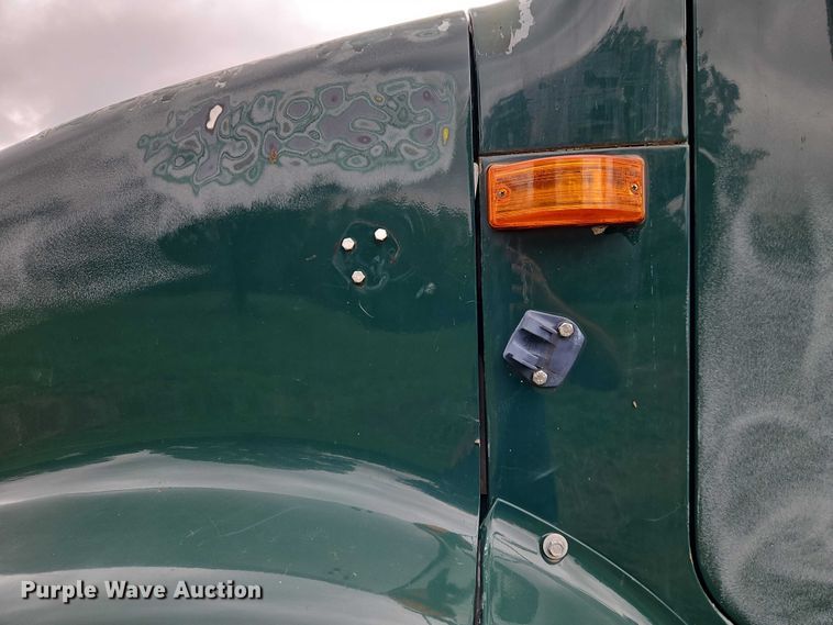 image for item EB8338 1995 International 8100 semi truck