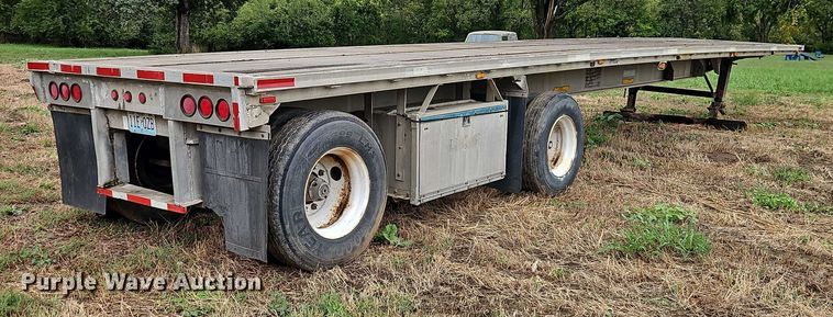 image for item EB8339 1987 Ravens Metal Products Inc 144556 flatbed trailer