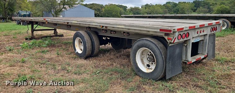 image for item EB8339 1987 Ravens Metal Products Inc 144556 flatbed trailer