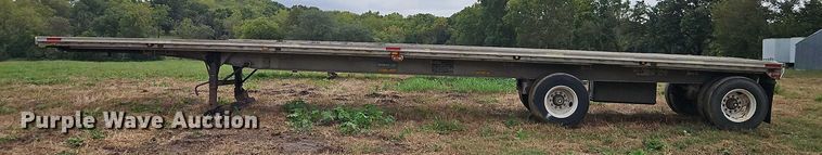 image for item EB8339 1987 Ravens Metal Products Inc 144556 flatbed trailer