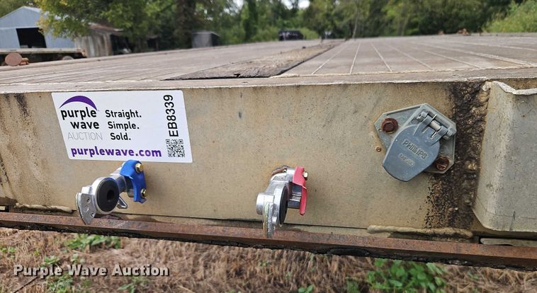 image for item EB8339 1987 Ravens Metal Products Inc 144556 flatbed trailer