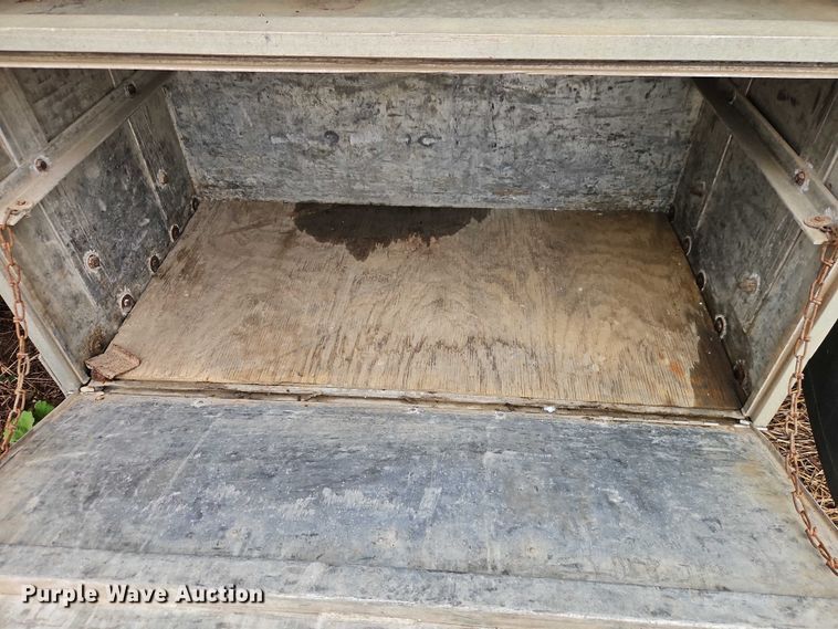 image for item EB8339 1987 Ravens Metal Products Inc 144556 flatbed trailer