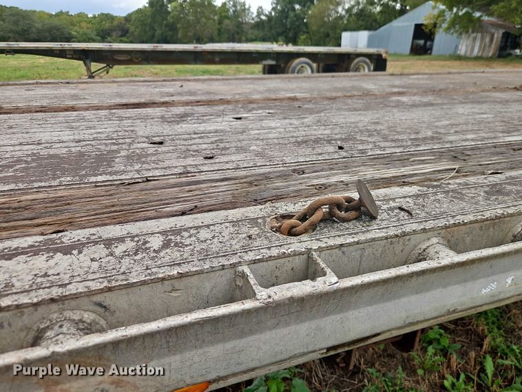 image for item EB8339 1987 Ravens Metal Products Inc 144556 flatbed trailer