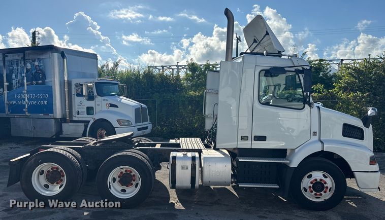 image for item EC3808 2017 Volvo VNM semi truck