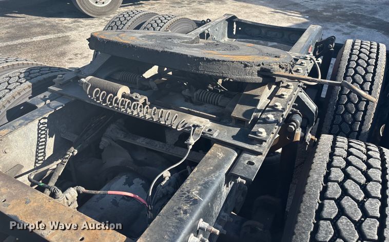 image for item EC3808 2017 Volvo VNM semi truck