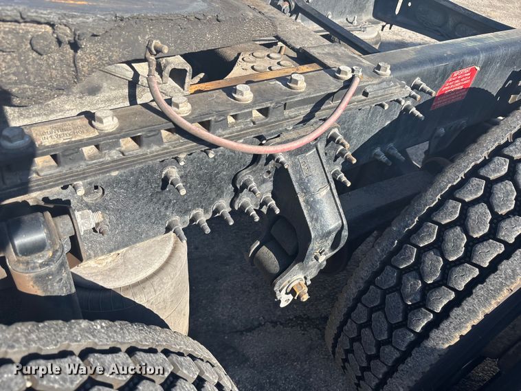 image for item EC3808 2017 Volvo VNM semi truck