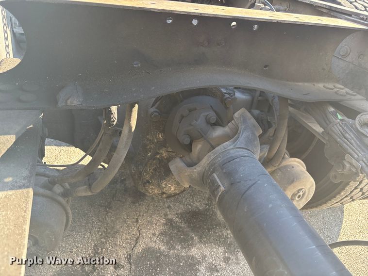 image for item EC3808 2017 Volvo VNM semi truck