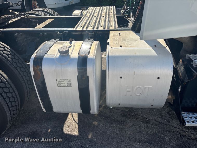 image for item EC3808 2017 Volvo VNM semi truck