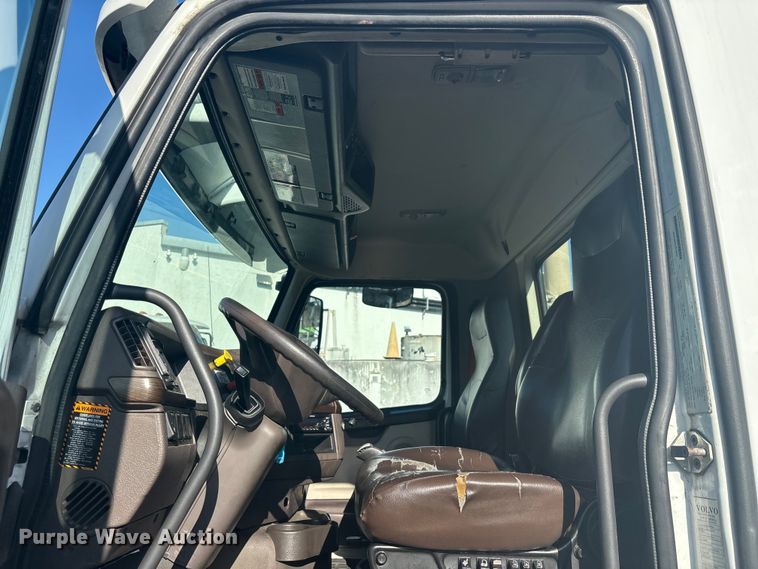 image for item EC3808 2017 Volvo VNM semi truck