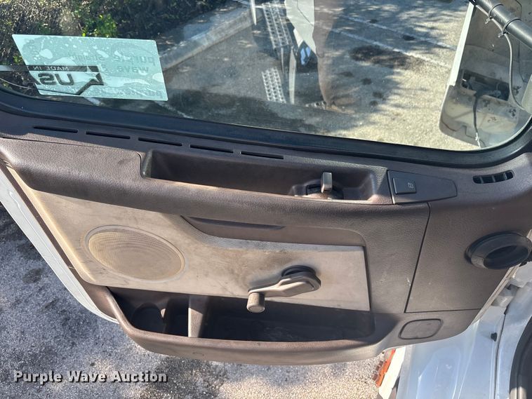 image for item EC3808 2017 Volvo VNM semi truck