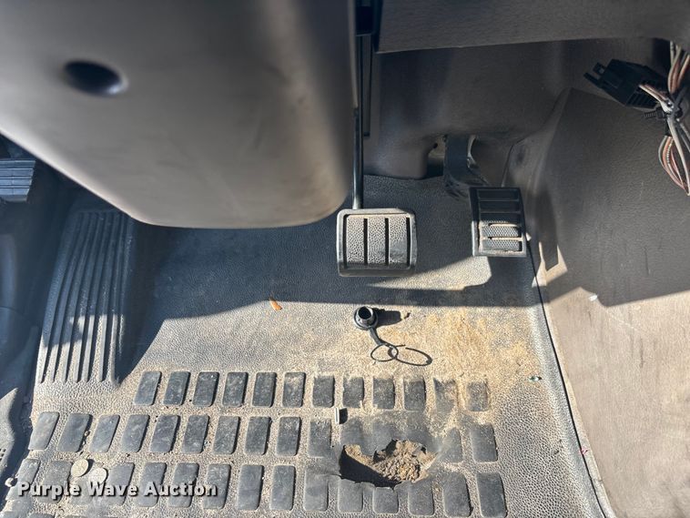 image for item EC3808 2017 Volvo VNM semi truck