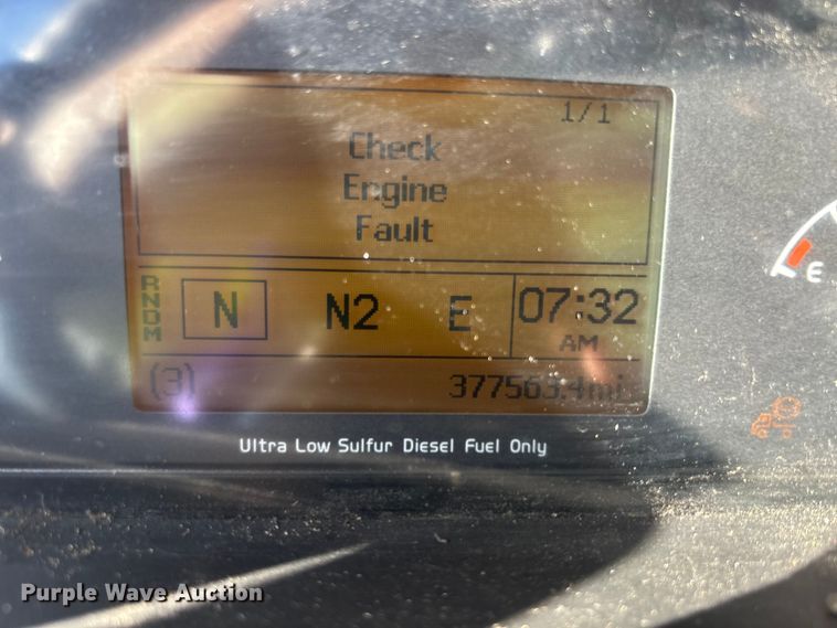 image for item EC3808 2017 Volvo VNM semi truck