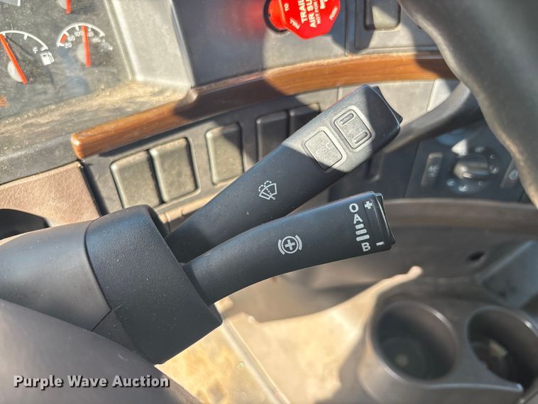 image for item EC3808 2017 Volvo VNM semi truck