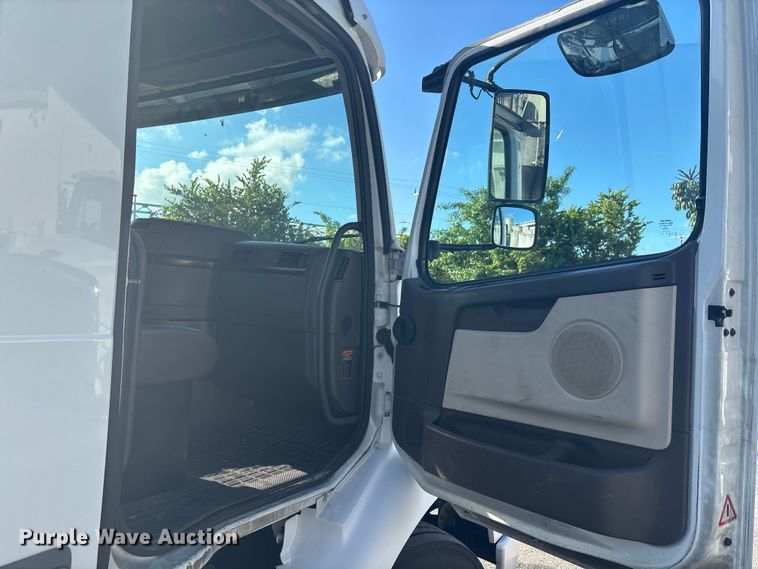 image for item EC3808 2017 Volvo VNM semi truck