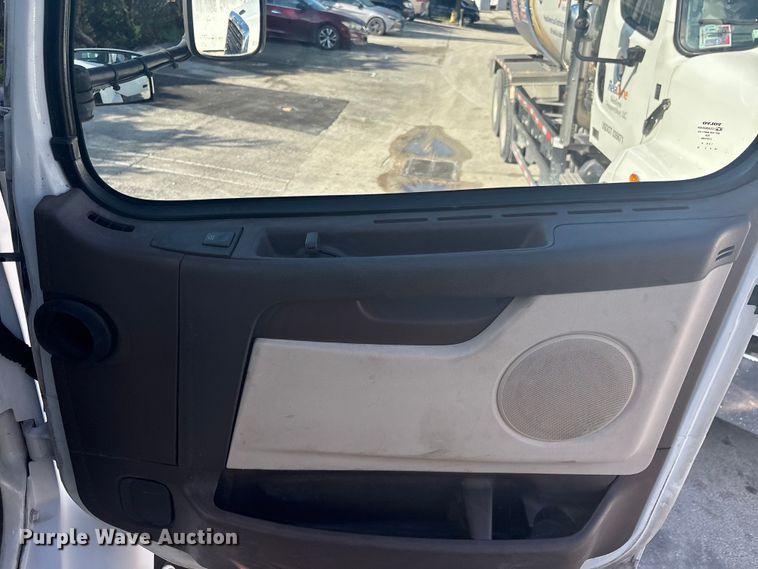 image for item EC3808 2017 Volvo VNM semi truck