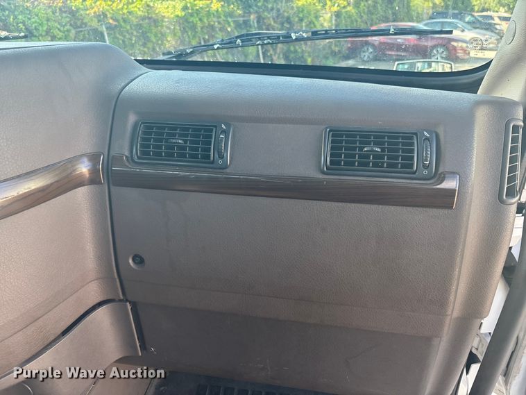 image for item EC3808 2017 Volvo VNM semi truck