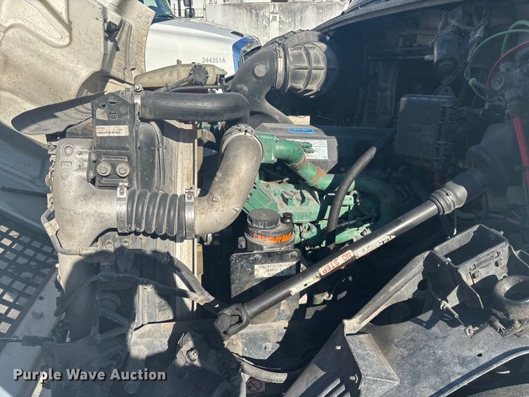 image for item EC3808 2017 Volvo VNM semi truck