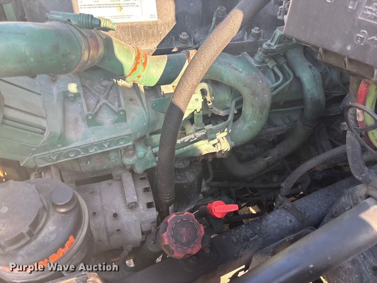 image for item EC3808 2017 Volvo VNM semi truck