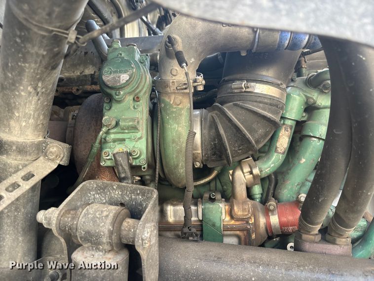 image for item EC3808 2017 Volvo VNM semi truck