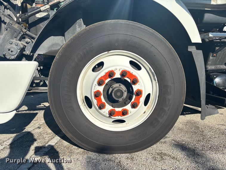 image for item EC3808 2017 Volvo VNM semi truck