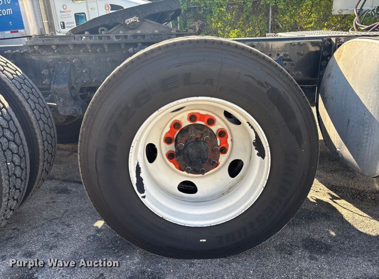 image for item EC3808 2017 Volvo VNM semi truck