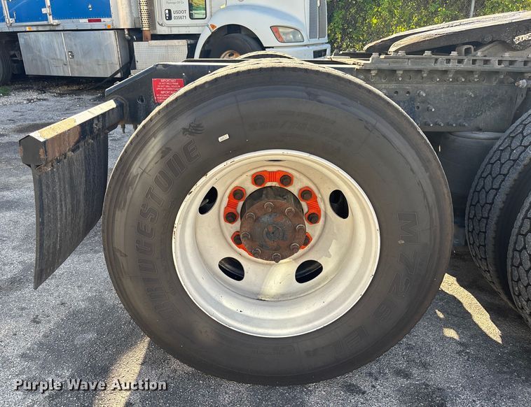 image for item EC3808 2017 Volvo VNM semi truck