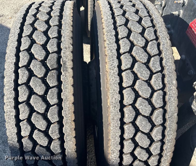 image for item EC3808 2017 Volvo VNM semi truck