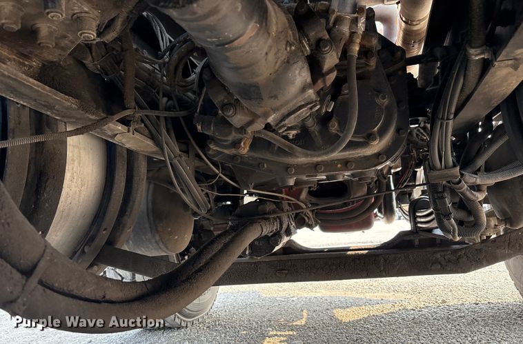 image for item EC4404 2007 Mack CL733 semi truck