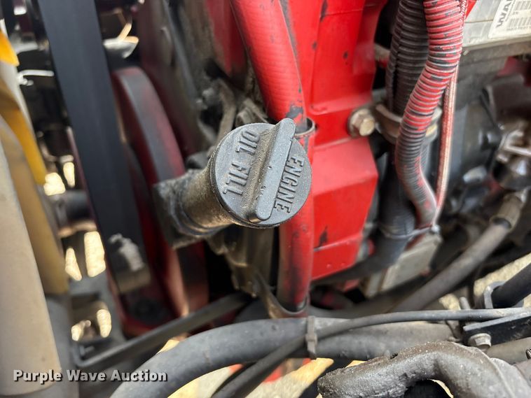 image for item EC4404 2007 Mack CL733 semi truck