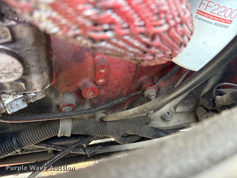 image for item EC4404 2007 Mack CL733 semi truck