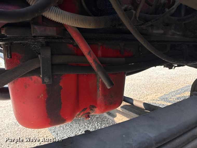 image for item EC4404 2007 Mack CL733 semi truck