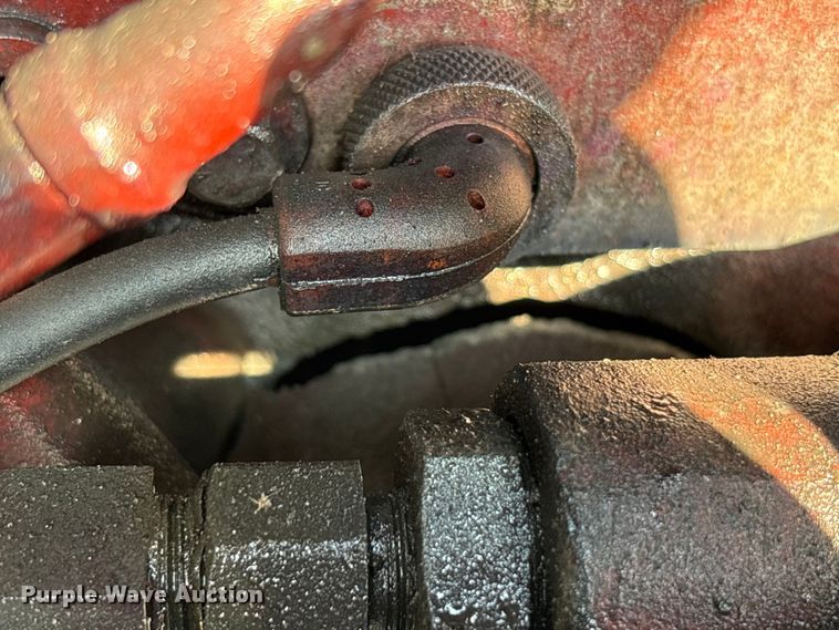 image for item EC4404 2007 Mack CL733 semi truck