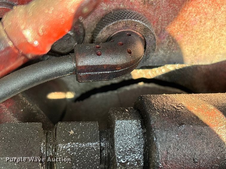 image for item EC4404 2007 Mack CL733 semi truck