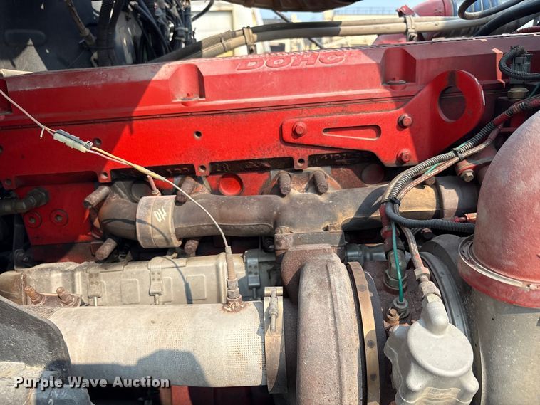 image for item EC4404 2007 Mack CL733 semi truck