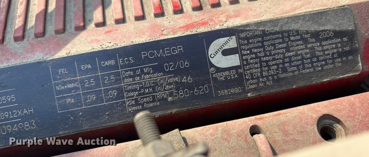 image for item EC4404 2007 Mack CL733 semi truck