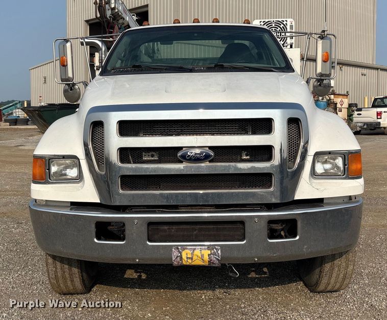 image for item EC4405 2006 Ford F650 Super Duty utility / service truck