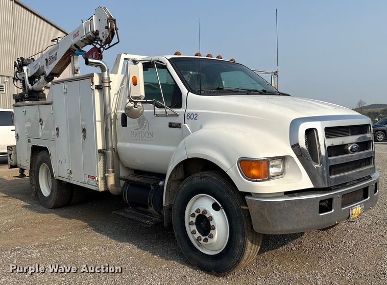 image for item EC4405 2006 Ford F650 Super Duty utility / service truck