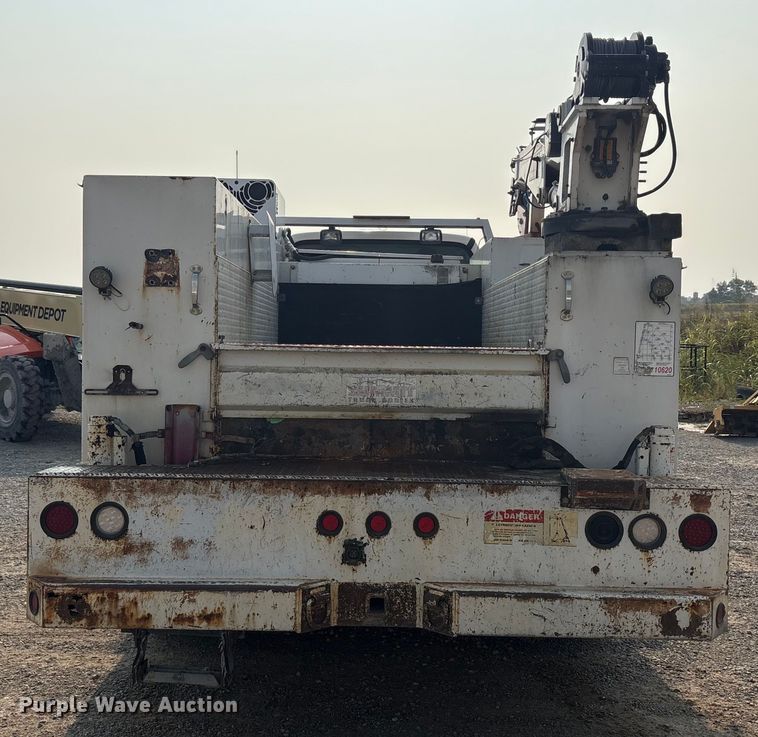 image for item EC4405 2006 Ford F650 Super Duty utility / service truck