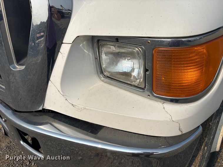 image for item EC4405 2006 Ford F650 Super Duty utility / service truck