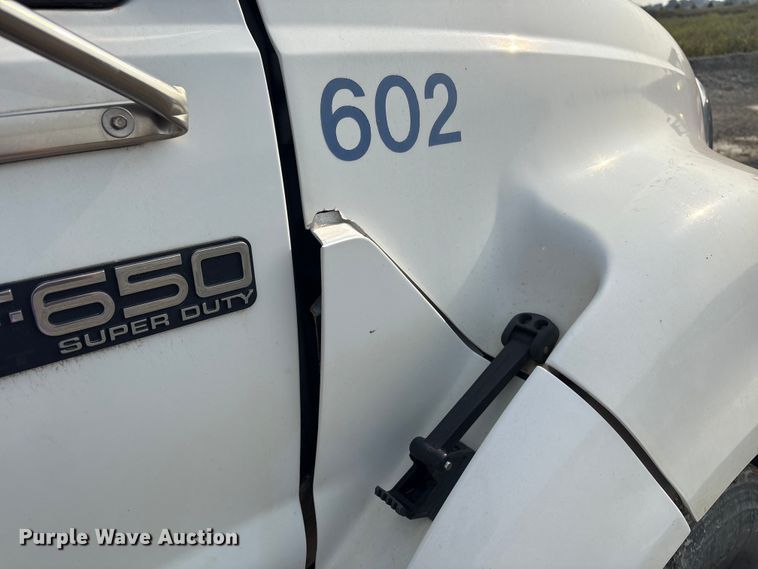 image for item EC4405 2006 Ford F650 Super Duty utility / service truck