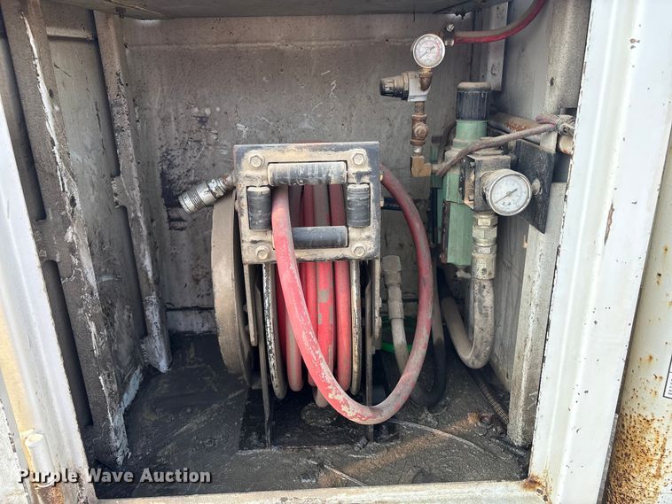 image for item EC4405 2006 Ford F650 Super Duty utility / service truck