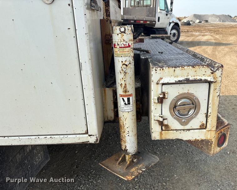 image for item EC4405 2006 Ford F650 Super Duty utility / service truck