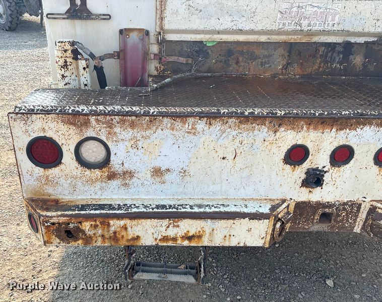 image for item EC4405 2006 Ford F650 Super Duty utility / service truck