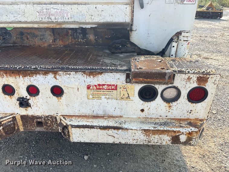 image for item EC4405 2006 Ford F650 Super Duty utility / service truck